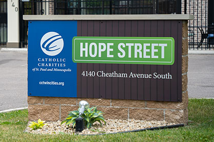 Close up of Hope Street sign